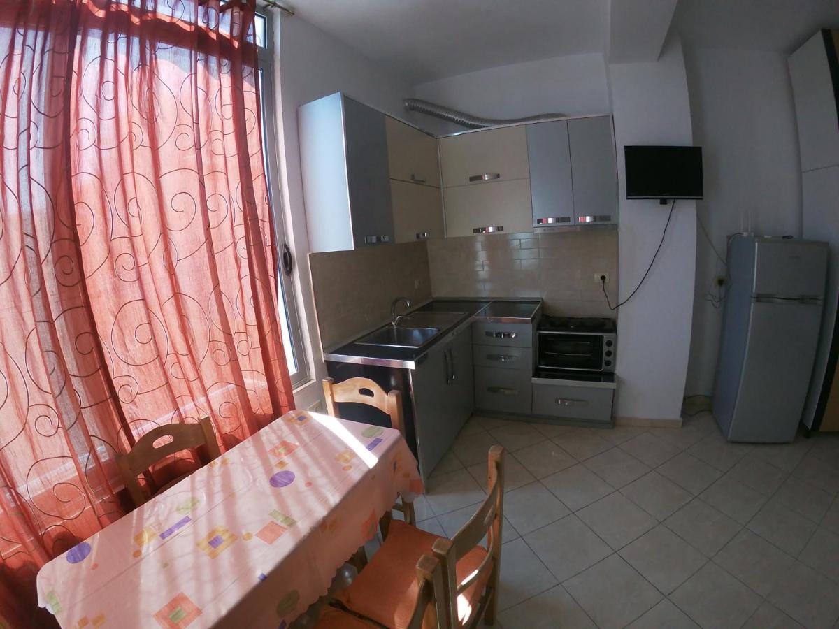 Honey Apartments Near Promenade Sarandë Eksteriør billede
