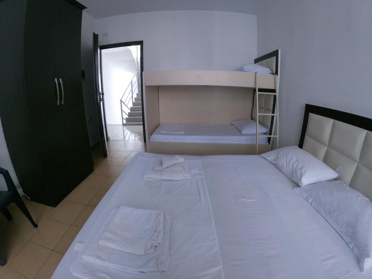 Honey Apartments Near Promenade Sarandë Eksteriør billede
