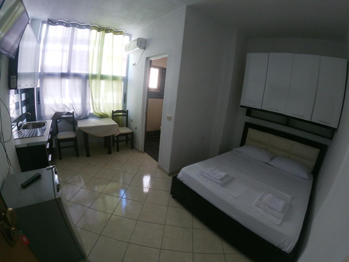 Honey Apartments Near Promenade Sarandë Eksteriør billede